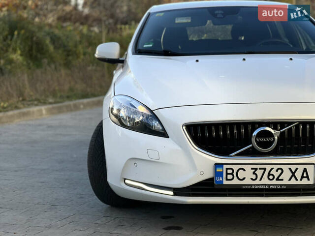 Белый Вольво В40, объемом двигателя 2 л и пробегом 316 тыс. км за 13399 $, фото 13 на Automoto.ua