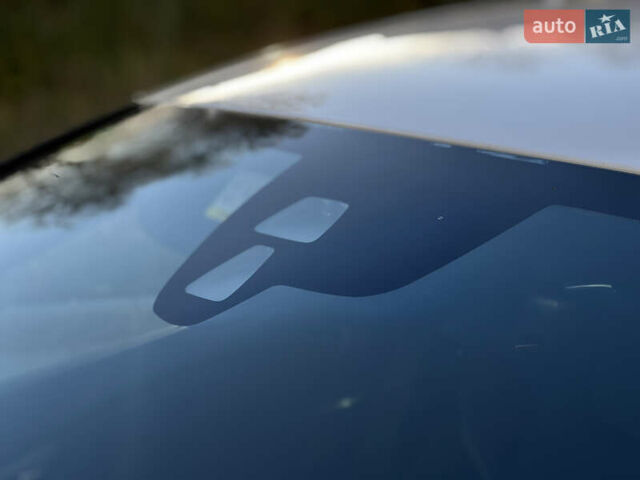 Белый Вольво В40, объемом двигателя 2 л и пробегом 316 тыс. км за 13399 $, фото 16 на Automoto.ua