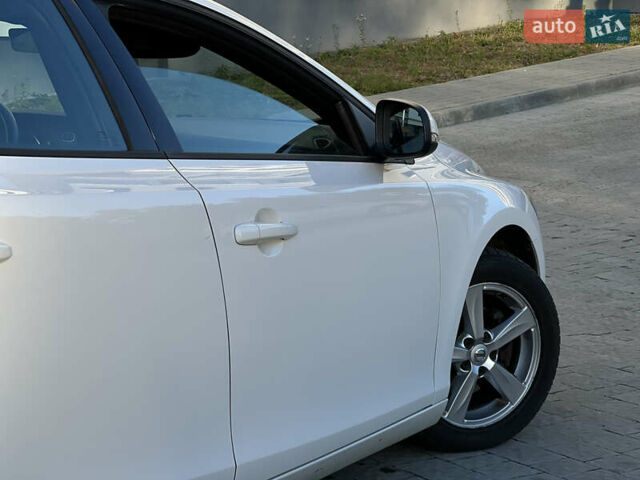 Білий Вольво V40, об'ємом двигуна 2 л та пробігом 317 тис. км за 12999 $, фото 10 на Automoto.ua