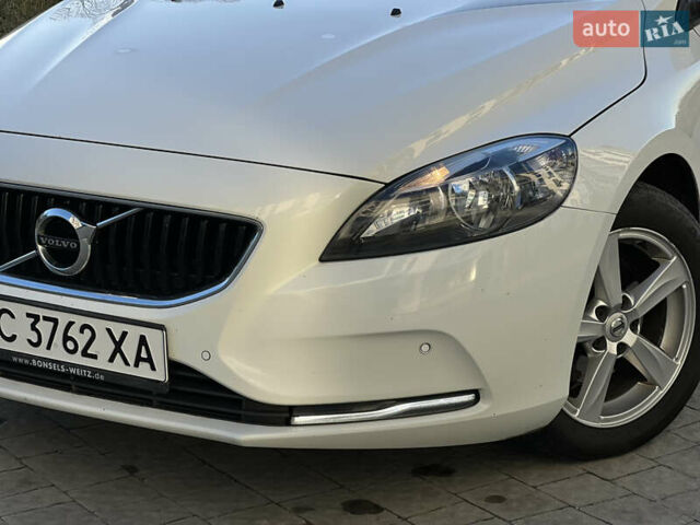 Білий Вольво V40, об'ємом двигуна 2 л та пробігом 317 тис. км за 12999 $, фото 12 на Automoto.ua