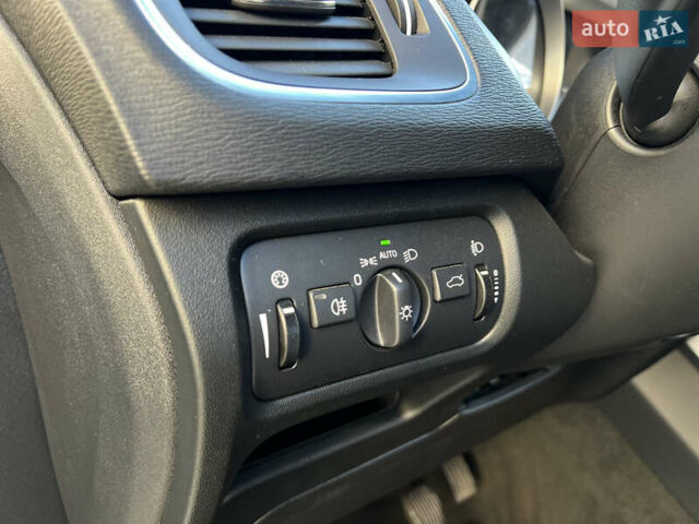 Белый Вольво В40, объемом двигателя 2 л и пробегом 316 тыс. км за 13399 $, фото 38 на Automoto.ua