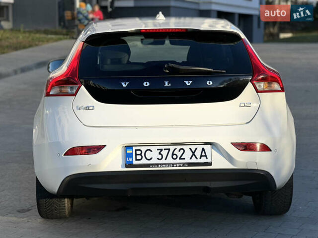 Белый Вольво В40, объемом двигателя 2 л и пробегом 316 тыс. км за 13399 $, фото 8 на Automoto.ua