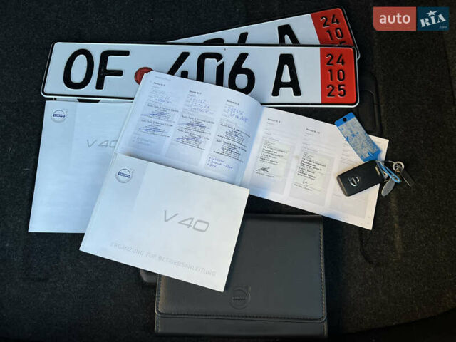 Белый Вольво В40, объемом двигателя 2 л и пробегом 316 тыс. км за 13399 $, фото 55 на Automoto.ua