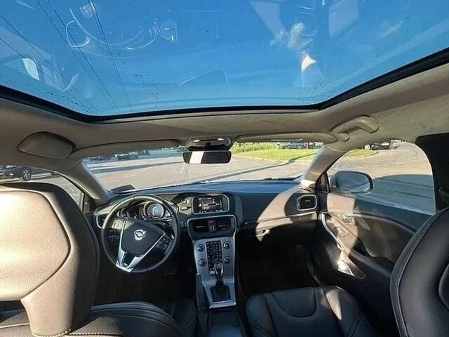 Білий Вольво V40, об'ємом двигуна 1.97 л та пробігом 133 тис. км за 14900 $, фото 25 на Automoto.ua