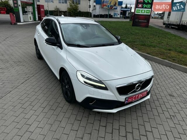 Белый Вольво В40, объемом двигателя 1.5 л и пробегом 182 тыс. км за 16200 $, фото 12 на Automoto.ua