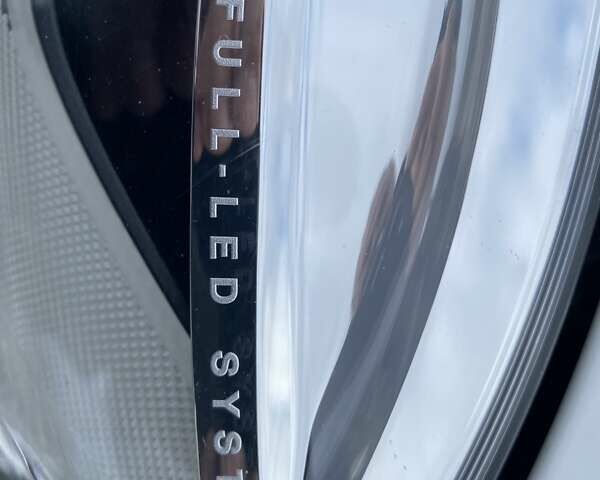 Белый Вольво В40, объемом двигателя 1.5 л и пробегом 135 тыс. км за 18500 $, фото 26 на Automoto.ua