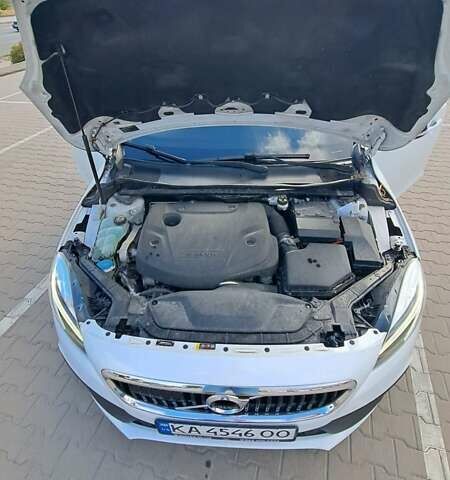 Білий Вольво V40, об'ємом двигуна 1.97 л та пробігом 165 тис. км за 18200 $, фото 26 на Automoto.ua