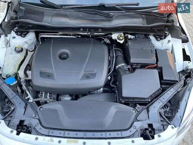 Белый Вольво В40, объемом двигателя 1.5 л и пробегом 135 тыс. км за 18500 $, фото 30 на Automoto.ua