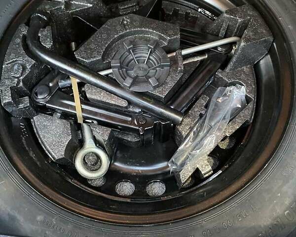 Вольво В40 2019 в Киеве на Automoto.ua Белый Вольво В40, объемом двигателя 1.5 л и пробегом 135 тыс. км за 18700 $, фото 20 на Automoto.ua