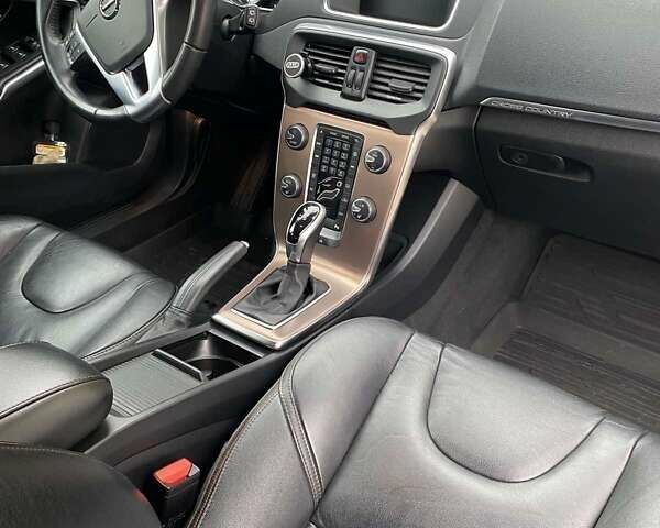 Белый Вольво В40, объемом двигателя 1.5 л и пробегом 135 тыс. км за 18500 $, фото 8 на Automoto.ua