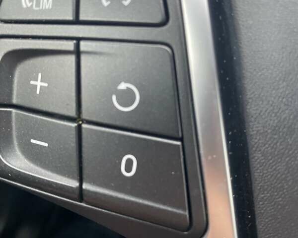 Белый Вольво В40, объемом двигателя 1.5 л и пробегом 135 тыс. км за 18500 $, фото 14 на Automoto.ua