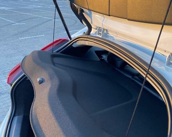 Вольво В40 2019 в Киеве на Automoto.ua Белый Вольво В40, объемом двигателя 1.5 л и пробегом 135 тыс. км за 18700 $, фото 21 на Automoto.ua