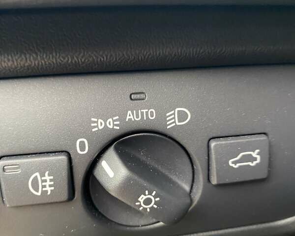 Вольво В40 2019 в Киеве на Automoto.ua Белый Вольво В40, объемом двигателя 1.5 л и пробегом 135 тыс. км за 18700 $, фото 16 на Automoto.ua