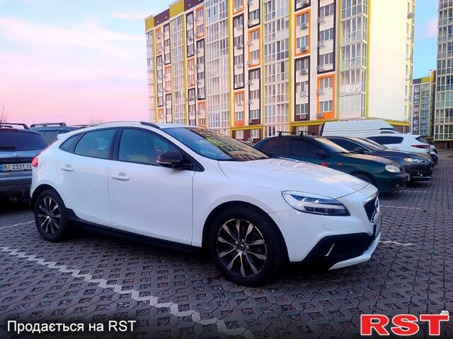 Білий Вольво V40, об'ємом двигуна 1.5 л та пробігом 53 тис. км за 25000 $, фото 3 на Automoto.ua