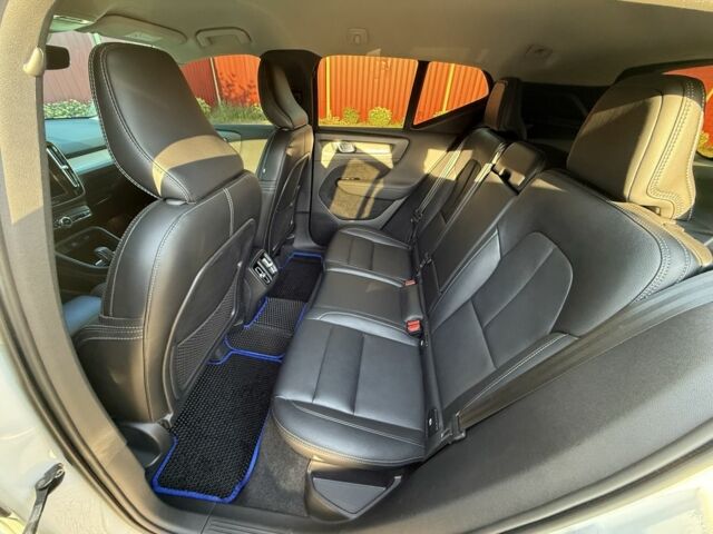 Белый Вольво В40, объемом двигателя 2 л и пробегом 109 тыс. км за 33900 $, фото 6 на Automoto.ua