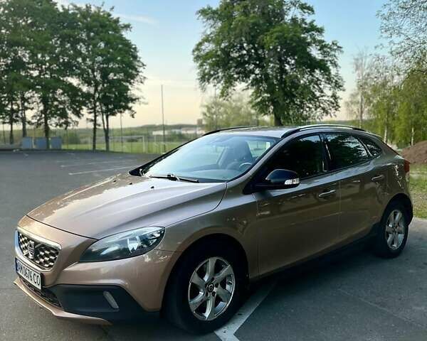 Бежевий Вольво V40, об'ємом двигуна 1.56 л та пробігом 268 тис. км за 12000 $, фото 15 на Automoto.ua