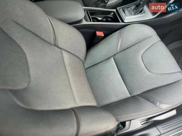 Бежевый Вольво В40, объемом двигателя 1.97 л и пробегом 87 тыс. км за 16500 $, фото 37 на Automoto.ua