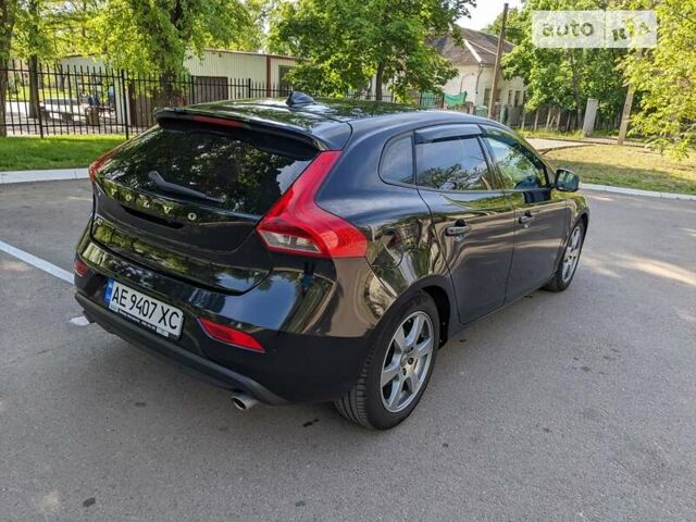 Чорний Вольво V40, об'ємом двигуна 2 л та пробігом 257 тис. км за 9299 $, фото 4 на Automoto.ua