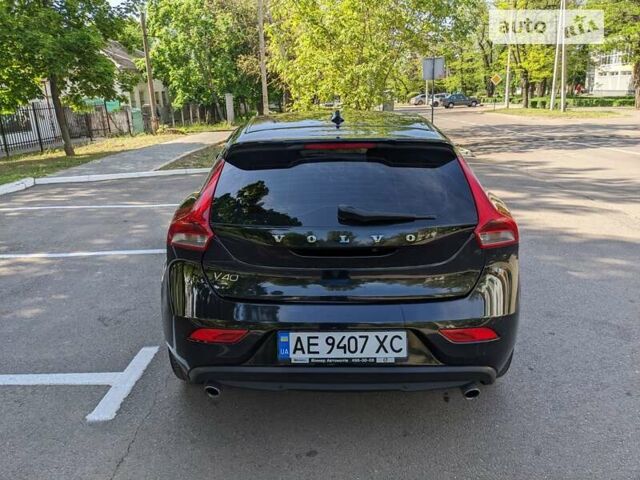 Чорний Вольво V40, об'ємом двигуна 2 л та пробігом 257 тис. км за 9299 $, фото 3 на Automoto.ua