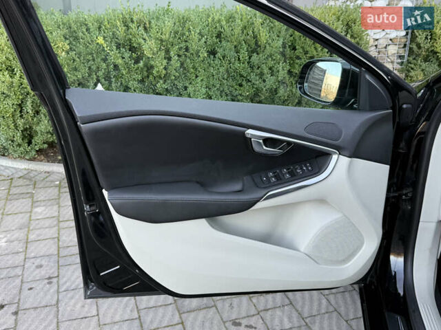 Чорний Вольво V40, об'ємом двигуна 1.6 л та пробігом 212 тис. км за 10999 $, фото 49 на Automoto.ua