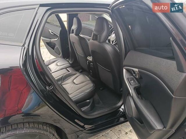 Черный Вольво В40, объемом двигателя 1.98 л и пробегом 208 тыс. км за 11000 $, фото 8 на Automoto.ua