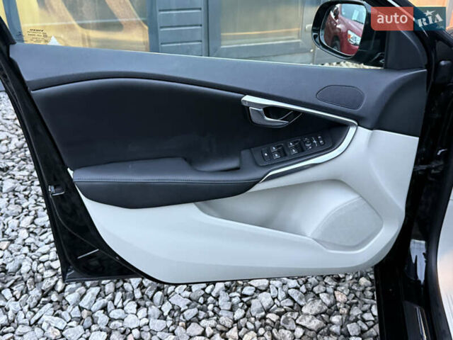 Черный Вольво В40, объемом двигателя 1.6 л и пробегом 212 тыс. км за 11600 $, фото 45 на Automoto.ua