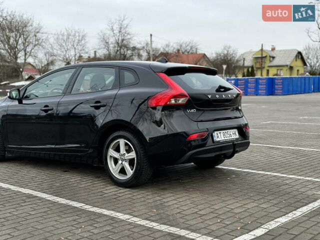 Черный Вольво В40, объемом двигателя 1.56 л и пробегом 214 тыс. км за 9800 $, фото 24 на Automoto.ua
