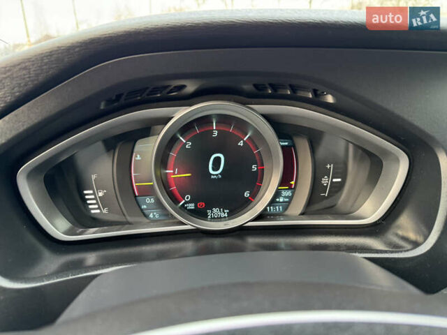 Черный Вольво В40, объемом двигателя 1.56 л и пробегом 214 тыс. км за 9800 $, фото 45 на Automoto.ua