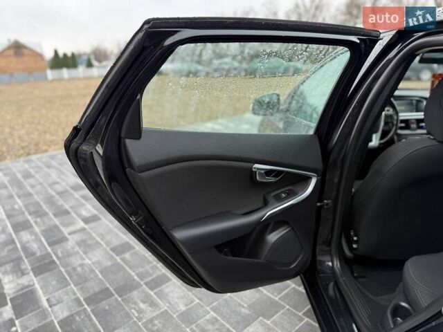 Чорний Вольво V40, об'ємом двигуна 1.56 л та пробігом 207 тис. км за 10599 $, фото 16 на Automoto.ua