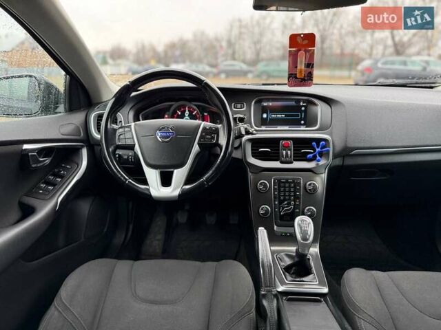 Чорний Вольво V40, об'ємом двигуна 1.56 л та пробігом 207 тис. км за 10599 $, фото 14 на Automoto.ua