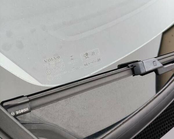 Черный Вольво В40, объемом двигателя 1.98 л и пробегом 215 тыс. км за 11000 $, фото 20 на Automoto.ua