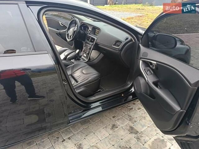 Черный Вольво В40, объемом двигателя 1.98 л и пробегом 208 тыс. км за 11000 $, фото 9 на Automoto.ua