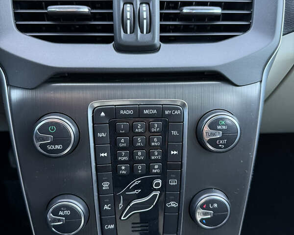 Чорний Вольво V40, об'ємом двигуна 1.6 л та пробігом 212 тис. км за 10999 $, фото 58 на Automoto.ua