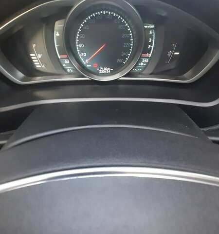 Чорний Вольво V40, об'ємом двигуна 1.56 л та пробігом 233 тис. км за 9000 $, фото 10 на Automoto.ua