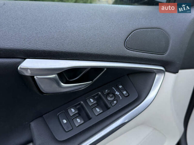 Чорний Вольво V40, об'ємом двигуна 1.6 л та пробігом 212 тис. км за 10999 $, фото 50 на Automoto.ua