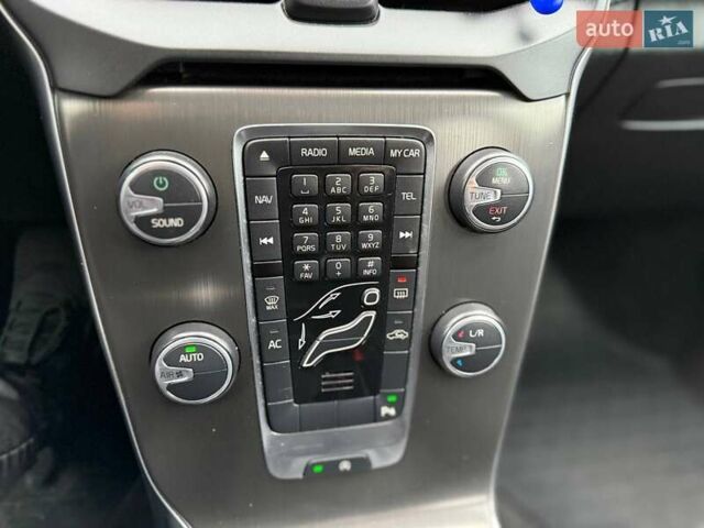 Чорний Вольво V40, об'ємом двигуна 1.56 л та пробігом 207 тис. км за 10599 $, фото 25 на Automoto.ua