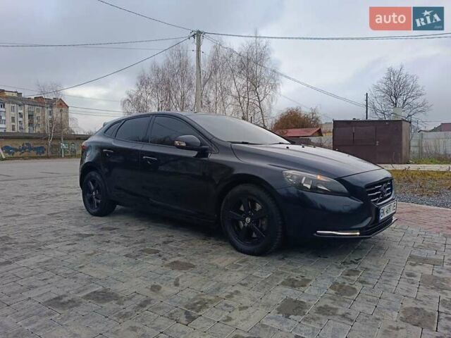 Черный Вольво В40, объемом двигателя 1.98 л и пробегом 208 тыс. км за 11000 $, фото 2 на Automoto.ua