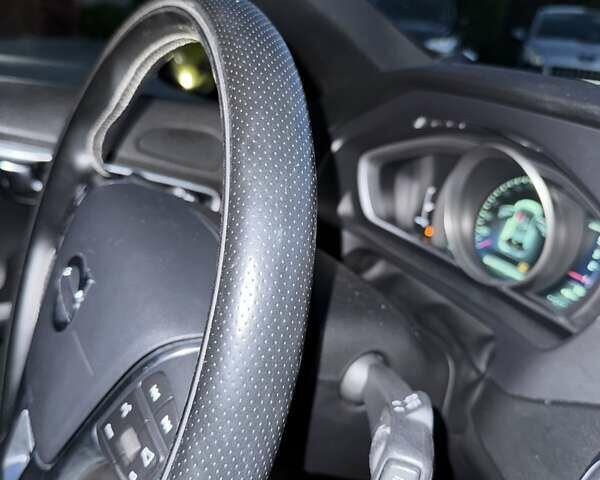 Черный Вольво В40, объемом двигателя 1.56 л и пробегом 223 тыс. км за 11999 $, фото 93 на Automoto.ua