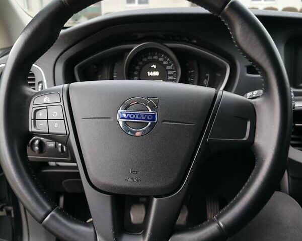 Черный Вольво В40, объемом двигателя 1.98 л и пробегом 215 тыс. км за 11000 $, фото 40 на Automoto.ua