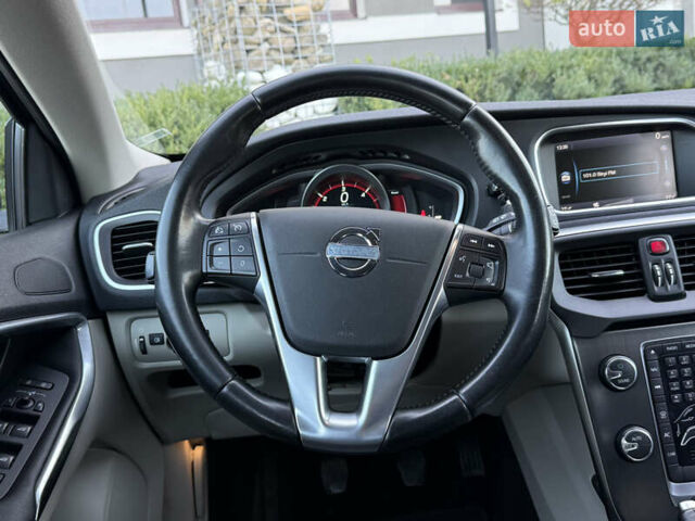 Чорний Вольво V40, об'ємом двигуна 1.6 л та пробігом 212 тис. км за 10999 $, фото 41 на Automoto.ua