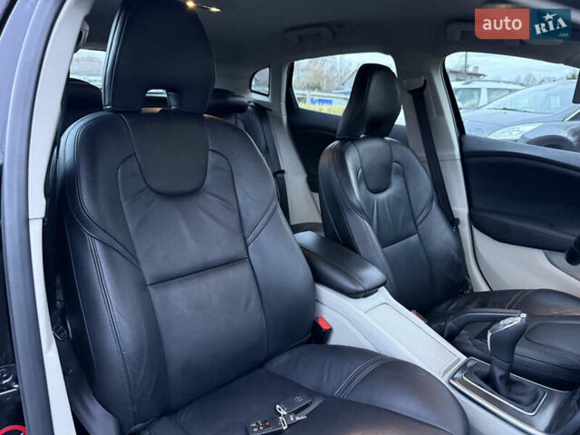 Черный Вольво В40, объемом двигателя 1.6 л и пробегом 212 тыс. км за 11600 $, фото 28 на Automoto.ua