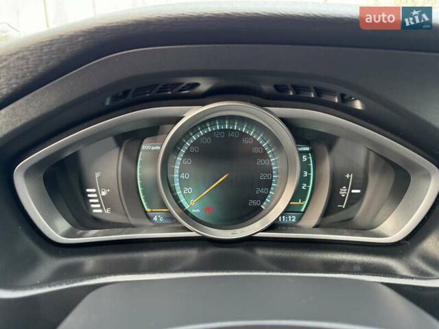 Черный Вольво В40, объемом двигателя 1.56 л и пробегом 214 тыс. км за 9800 $, фото 48 на Automoto.ua