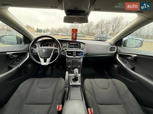 Чорний Вольво V40, об'ємом двигуна 1.56 л та пробігом 207 тис. км за 10599 $, фото 13 на Automoto.ua