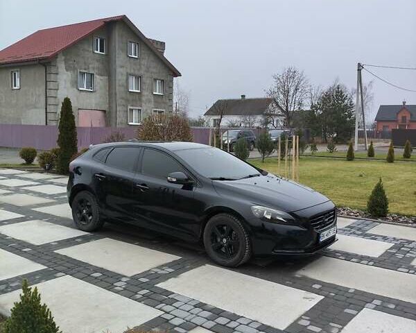 Черный Вольво В40, объемом двигателя 1.98 л и пробегом 215 тыс. км за 11000 $, фото 12 на Automoto.ua