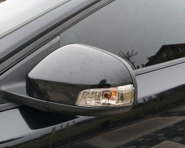 Черный Вольво В40, объемом двигателя 1.98 л и пробегом 215 тыс. км за 11000 $, фото 18 на Automoto.ua