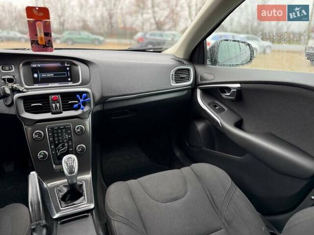 Чорний Вольво V40, об'ємом двигуна 1.56 л та пробігом 207 тис. км за 10599 $, фото 15 на Automoto.ua