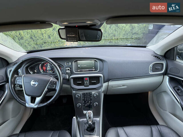 Чорний Вольво V40, об'ємом двигуна 1.6 л та пробігом 212 тис. км за 10999 $, фото 40 на Automoto.ua