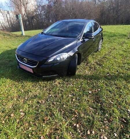 Чорний Вольво V40, об'ємом двигуна 1.56 л та пробігом 233 тис. км за 9000 $, фото 3 на Automoto.ua