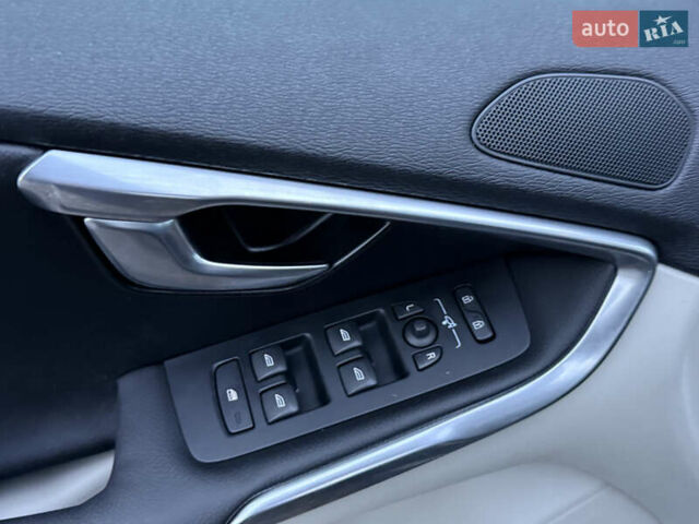 Черный Вольво В40, объемом двигателя 1.6 л и пробегом 212 тыс. км за 11600 $, фото 46 на Automoto.ua