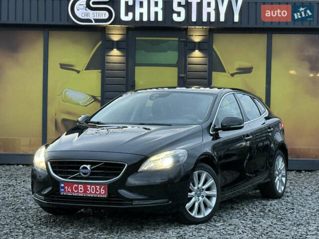 Черный Вольво В40, объемом двигателя 1.6 л и пробегом 212 тыс. км за 11600 $, фото 1 на Automoto.ua